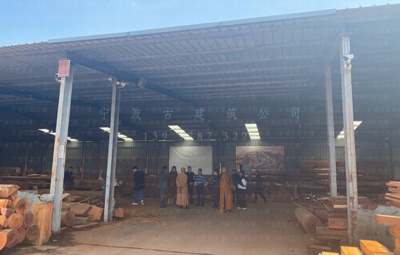 古建筑罗锅瓦设计，脊部用于覆盖弧面的瓦件应用