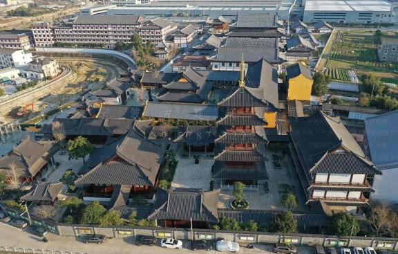 制作宫观翻新效果图，并施工预算，翻新道教建筑立面