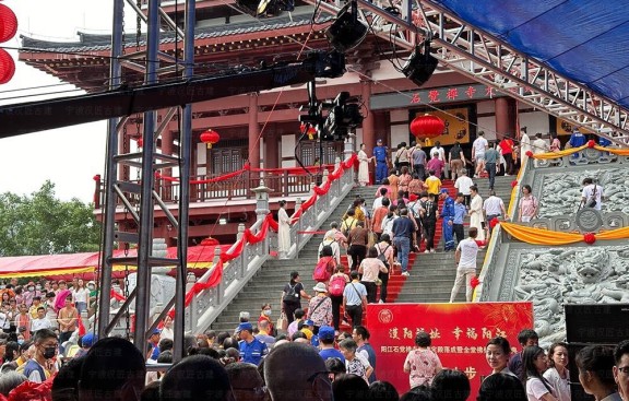 寺院规划中的公共卫生间配置与日常清洁管理