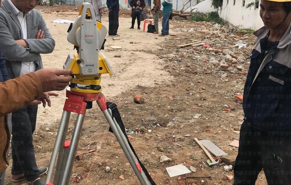 制作寺庙迁建鸟瞰图，并施工图预算书，迁建寺院建筑位置