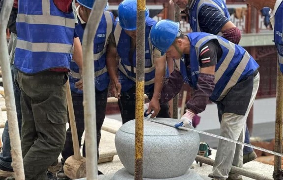承接寺庙复原施工，同步出具效果图预算，复原寺院建筑历史