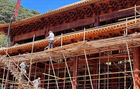 寺院扩建设计及施工，控制预算，扩建寺院建筑规模