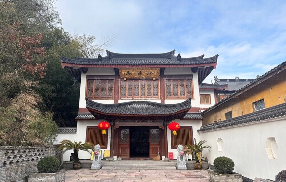 湘西土家族转角楼的悬挑结构与山地适应性